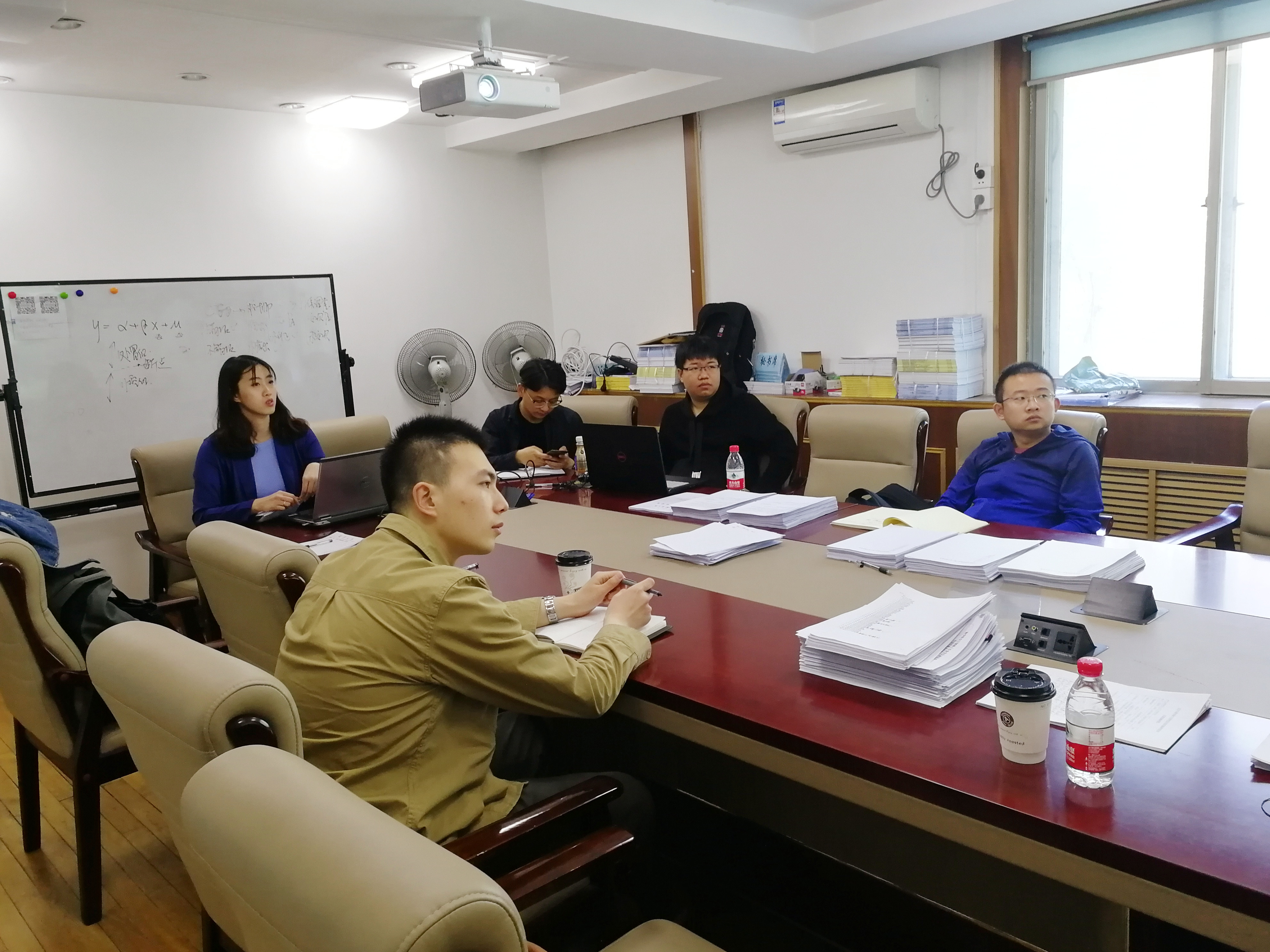 bevictor伟德官网博士生沙龙2019-04（总第4期）简报图片.jpg